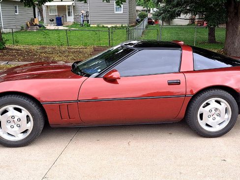 Used 1988 Chevrolet Corvette Coupe image 3