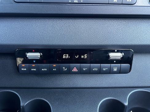 Used 2024 Mercedes-Benz Sprinter 2500 image 24