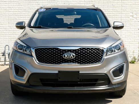 Used 2018 Kia Sorento LX AWD/4WD image 4