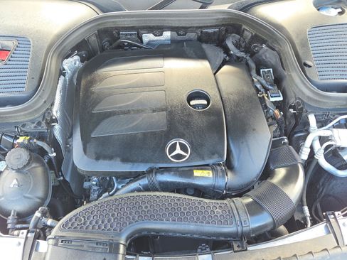 Used 2022 Mercedes-Benz GLC 300 4MATIC image 19