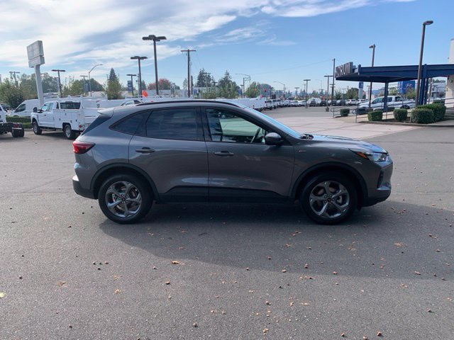 Used 2025 Ford Escape ST-Line Select AWD/4WD image 7