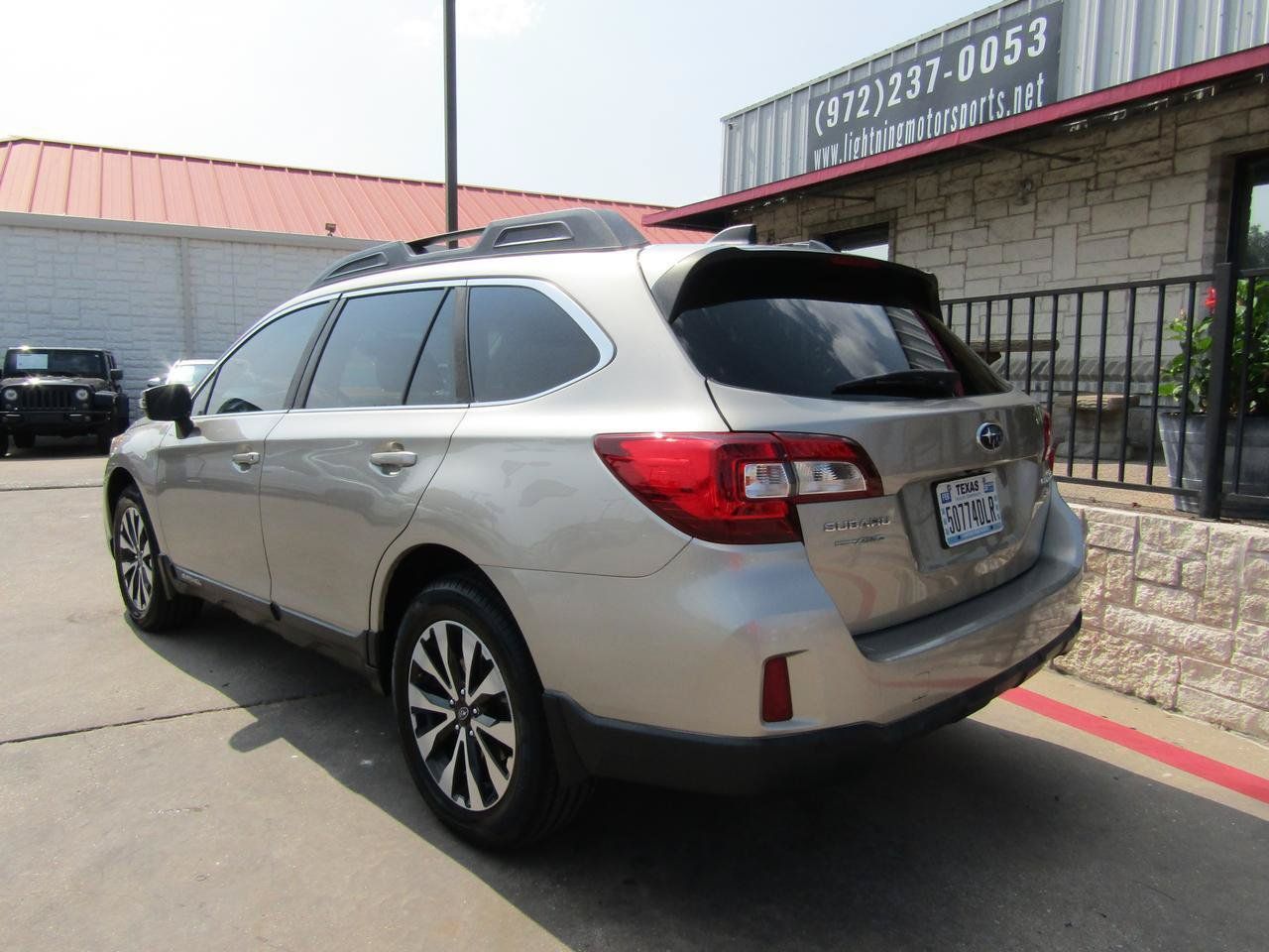 Used 2017 Subaru Outback 3.6R Limited AWD/4WD image 3