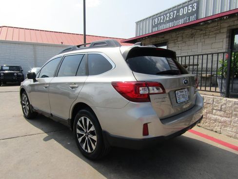 Used 2017 Subaru Outback 3.6R Limited AWD/4WD image 3