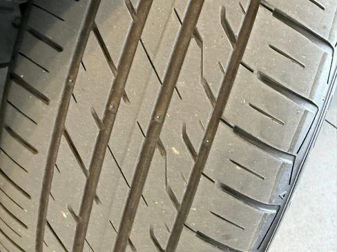 Used 2017 Toyota Yaris L w/ Carpet Mat Package image 16