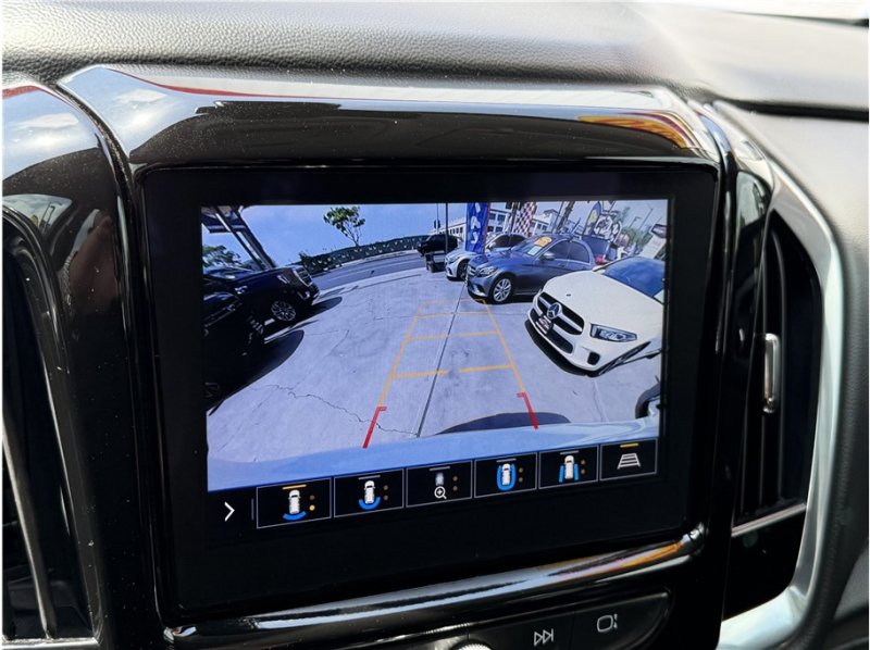 Used 2020 Chevrolet Traverse Premier FWD image 50