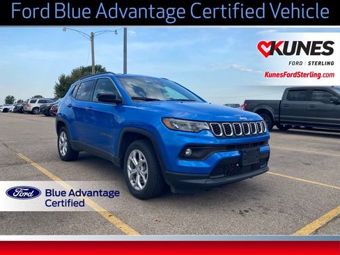 Used 2024 Jeep Compass Latitude w/ Convenience Group AWD/4WD image 1