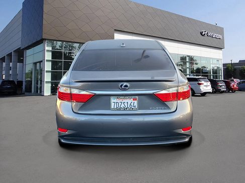 Used 2014 Lexus ES 300h w/ Luxury Package w/Bamboo Trim FWD image 5