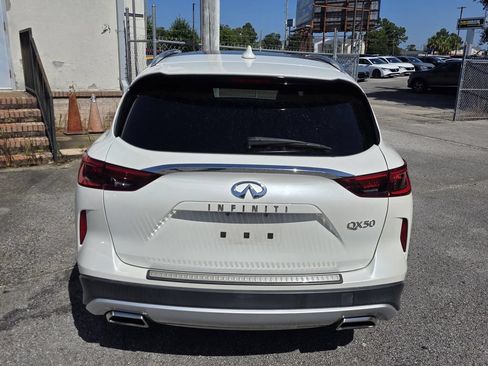 Used 2019 INFINITI QX50 Luxe w/ Navigation Package FWD image 3