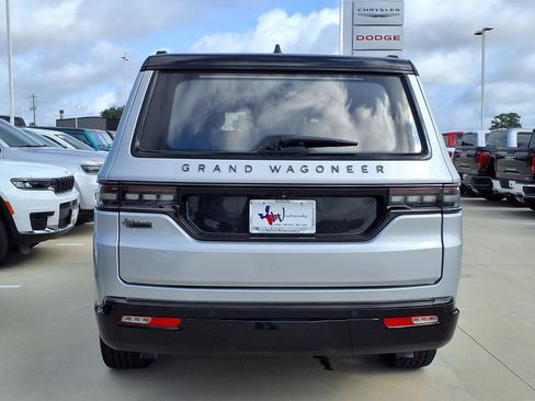 Used 2024 Jeep Grand Wagoneer Series II Obsidian w/ Quick Order Packagew 28T AWD/4WD image 7