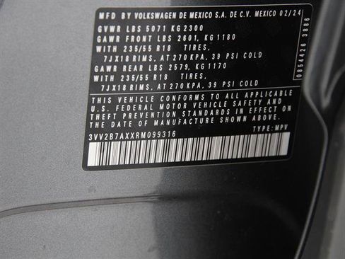 Certified 2024 Volkswagen Tiguan SE image 22