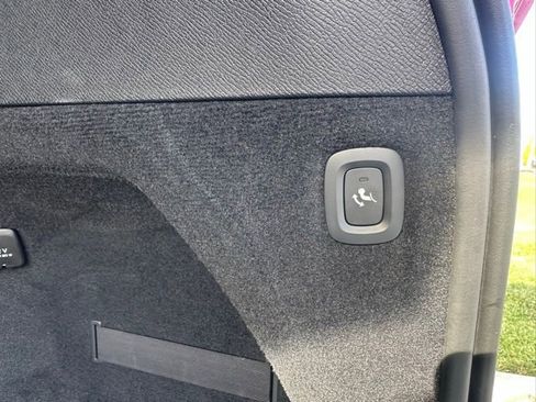 Used 2025 Volvo XC90 B6 Ultra w/ Protection Package image 42