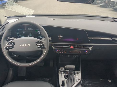 New 2025 Kia Niro EX image 13