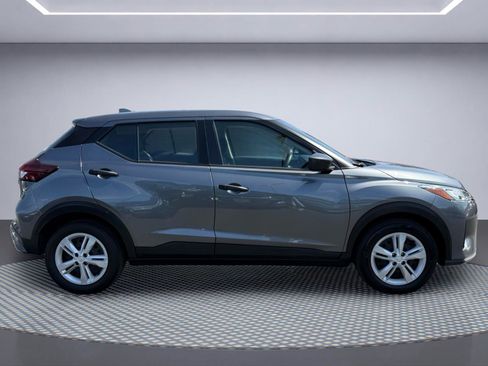 Used 2023 Nissan Kicks S FWD image 9