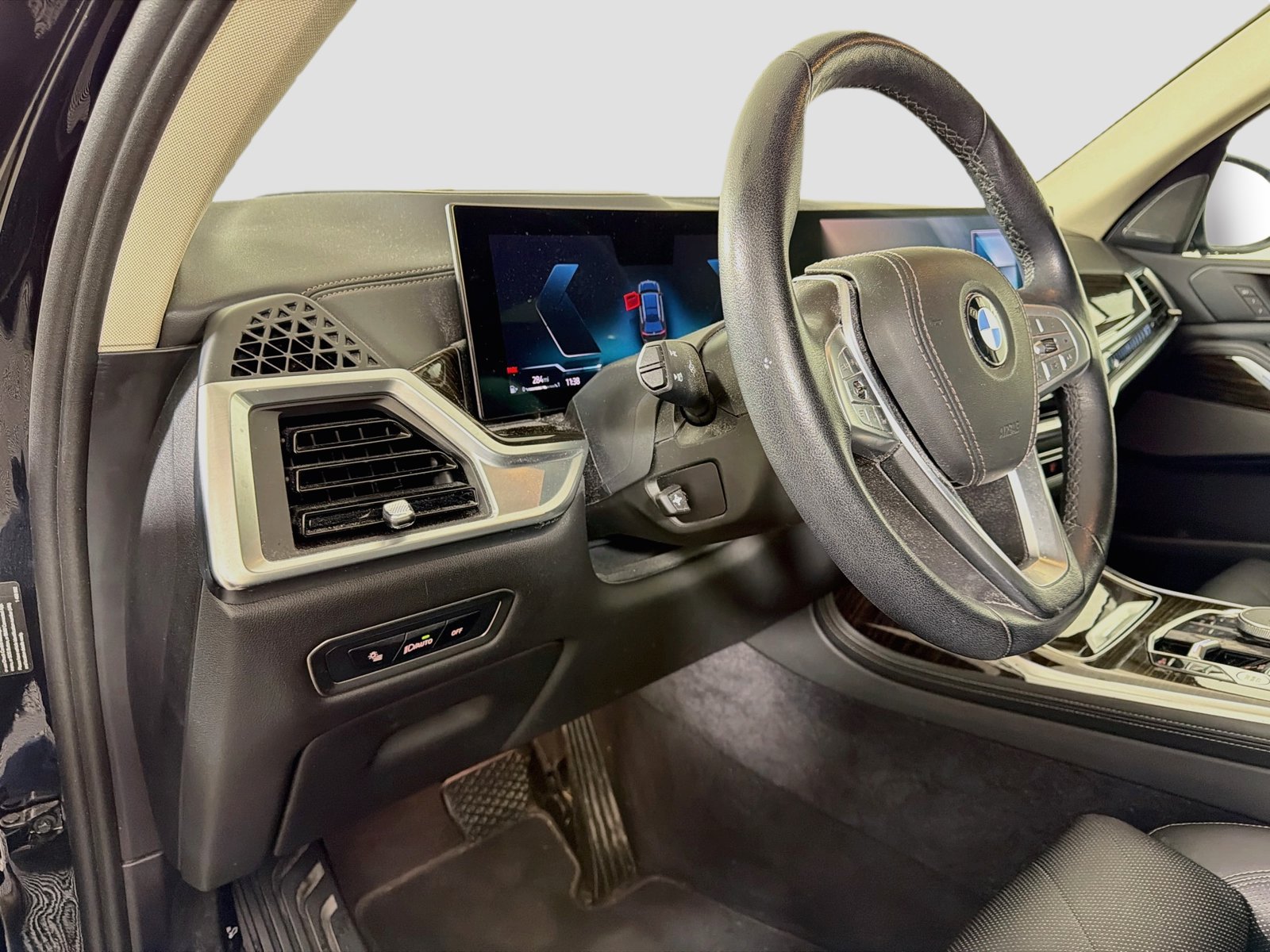 Certified 2024 BMW X7 xDrive40i w/ Premium Package AWD/4WD image 10