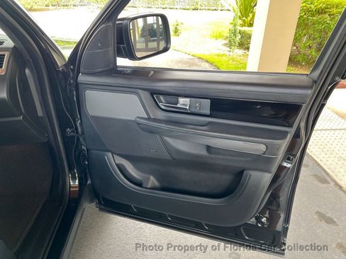 Used 2010 Land Rover Range Rover Sport Supercharged image 32