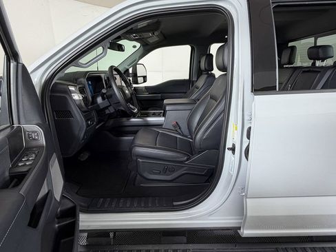 Used 2026 Ford F350 Lariat w/ Black Appearance Package image 8