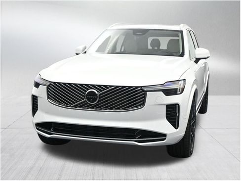 New 2026 Volvo XC90 T8 Ultra w/ Protection Package Premier AWD/4WD image 8
