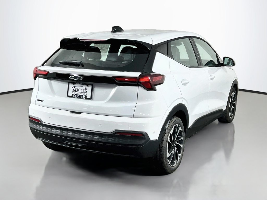 New 2027 Chevrolet Bolt LT w/ Super Cruise Package FWD image 7
