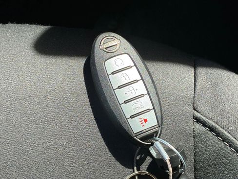 Used 2025 Nissan Altima 2.5 SV FWD image 21