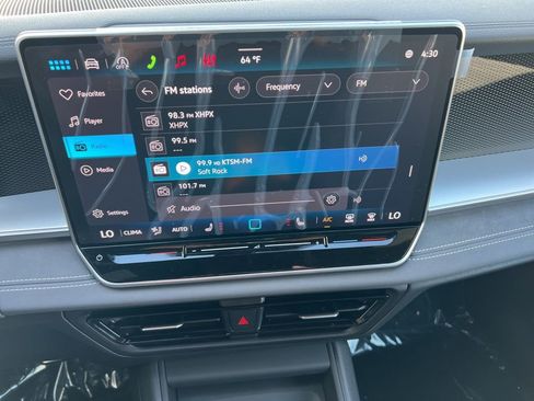 New 2026 Volkswagen Tiguan SE R-Line image 18