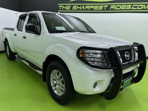 Used 2016 Nissan Frontier SV w/ SV Value Truck Package AWD/4WD image 2