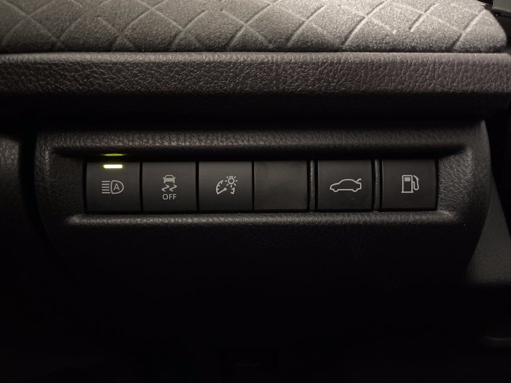 Used 2026 Toyota Camry XLE FWD image 30