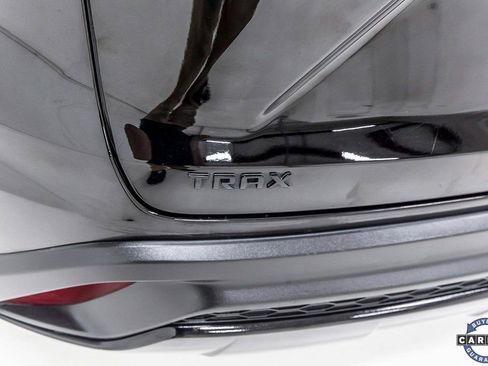 Used 2024 Chevrolet Trax RS w/ Sunroof Package image 4