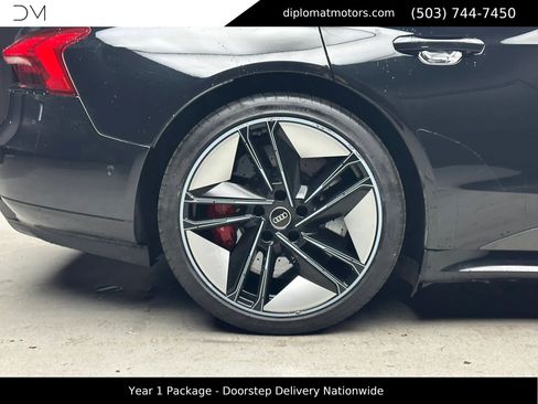 Used 2022 Audi RS e-tron GT w/ Year 1 Package image 37