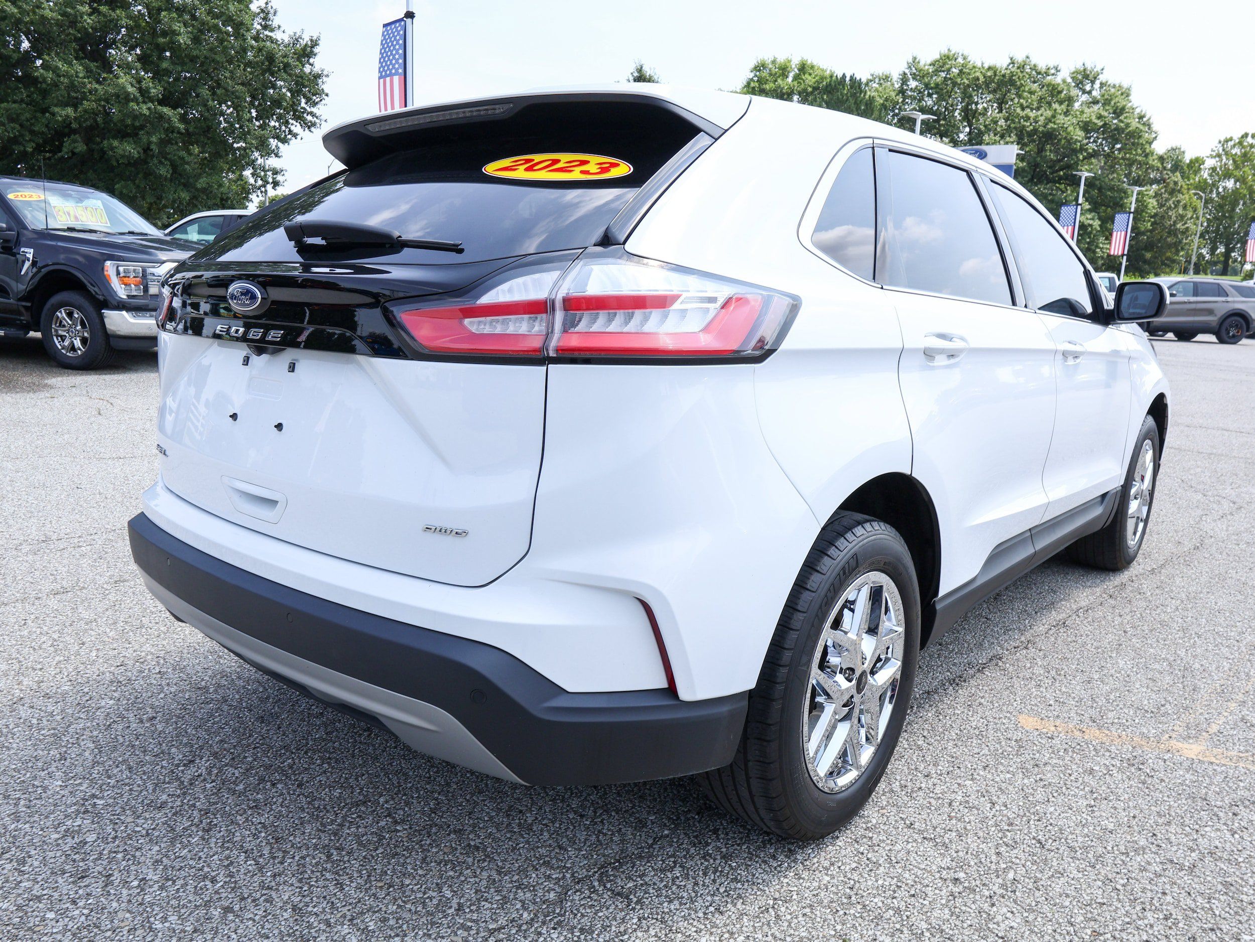 Used 2023 Ford Edge SEL w/ Convenience Package AWD/4WD image 5