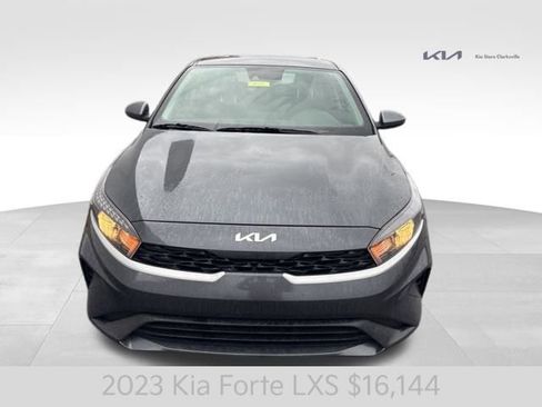 Certified 2023 Kia Forte LXS image 3