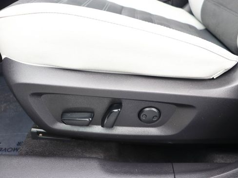 Used 2025 Mitsubishi Outlander SE AWD/4WD image 54