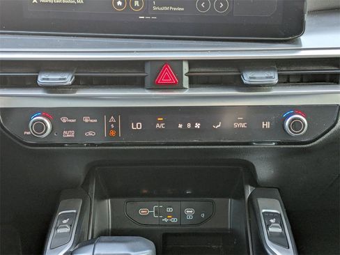 Used 2024 Kia Sorento S image 26