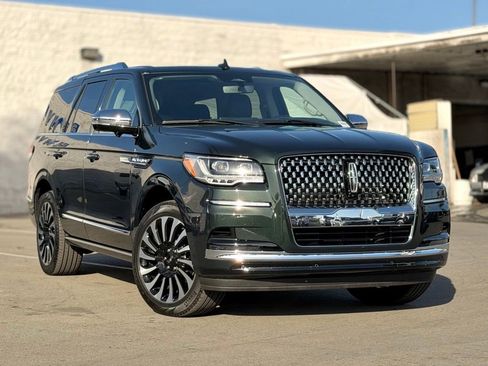 Used 2024 Lincoln Navigator Black Label image 2
