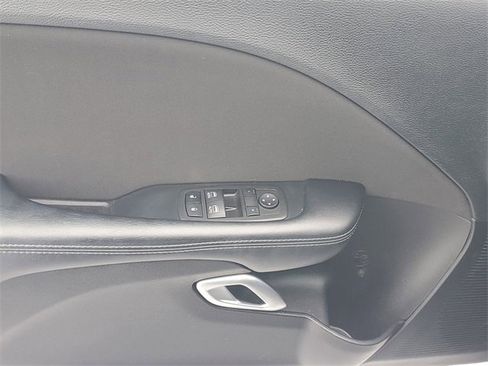 Used 2022 Dodge Challenger R/T w/ Blacktop Package image 8