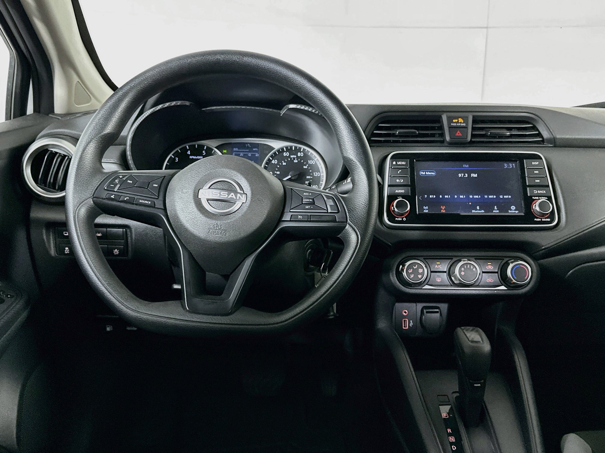 Used 2025 Nissan Versa S FWD image 17