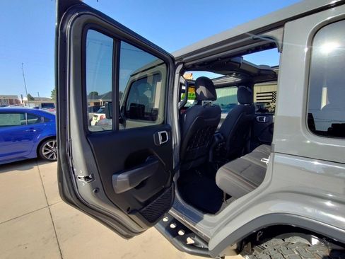 Used 2020 Jeep Wrangler Unlimited Rubicon AWD/4WD image 36
