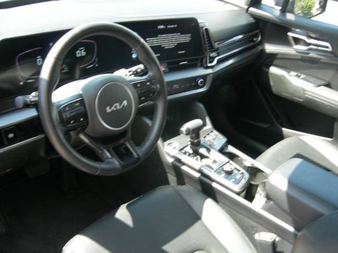 Used 2023 Kia Sportage EX image 6