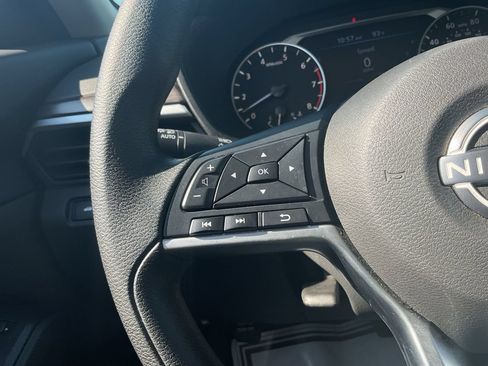 Used 2025 Nissan Altima 2.5 SV FWD image 22