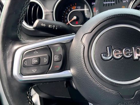 Used 2022 Jeep Wrangler Unlimited Sahara w/ LED Lighting Group AWD/4WD image 20