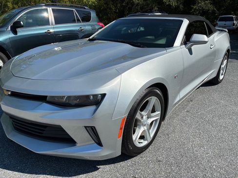 Used 2018 Chevrolet Camaro LT image 17