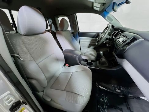 Used 2012 Toyota Tacoma 4x4 Access Cab w/ Convenience Pkg image 23