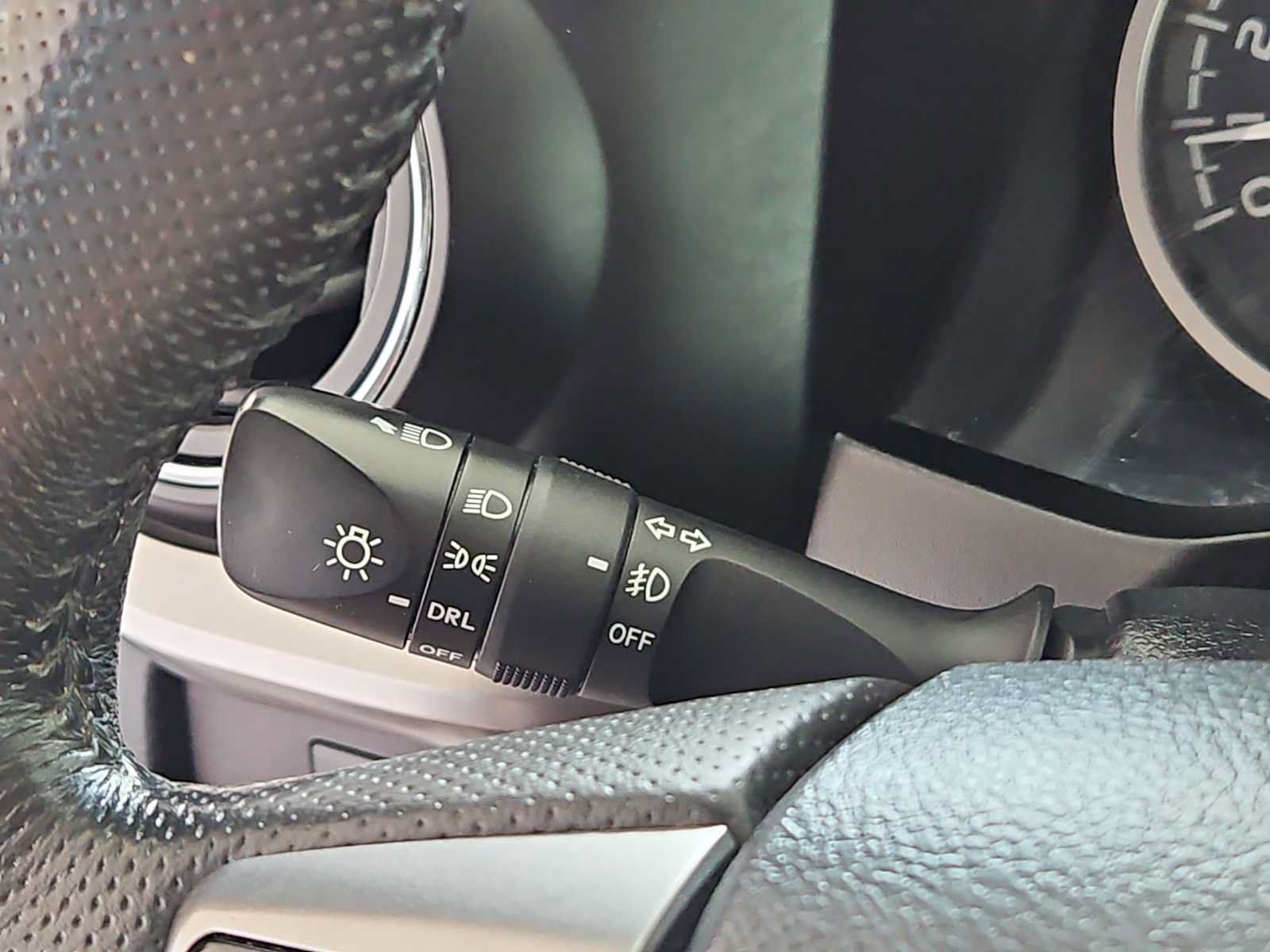 Used 2020 Toyota Tacoma SR5 RWD image 19