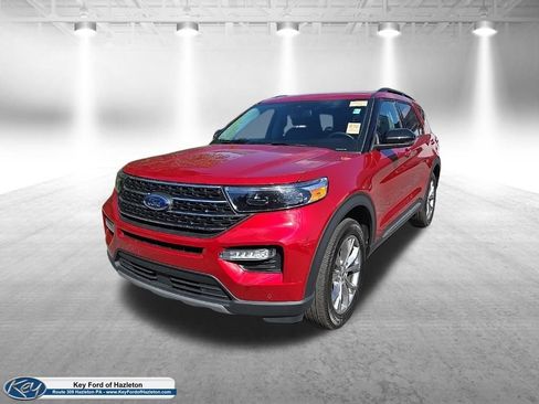Used 2024 Ford Explorer XLT w/ Equipment Group 202A AWD/4WD image 3