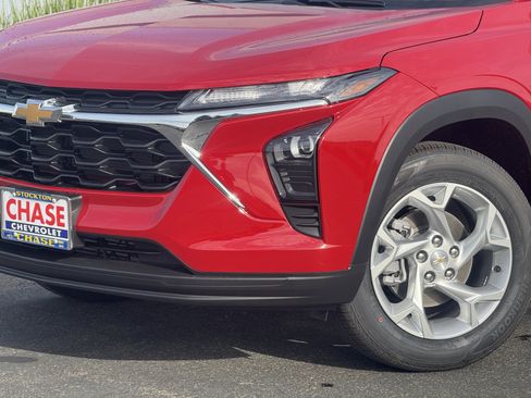 New 2026 Chevrolet Trax LS w/ LS Convenience Package image 3