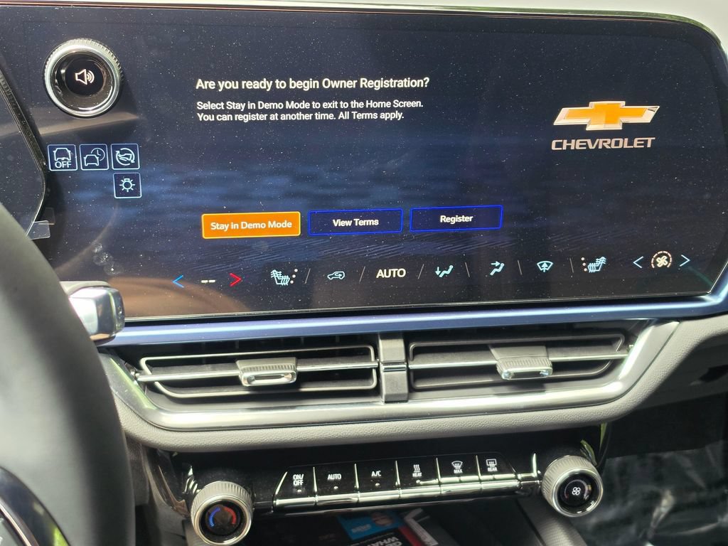 New 2026 Chevrolet Equinox EV LT AWD/4WD image 24