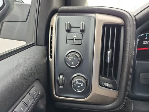Used 2018 GMC Sierra 1500 Denali AWD/4WD image 16