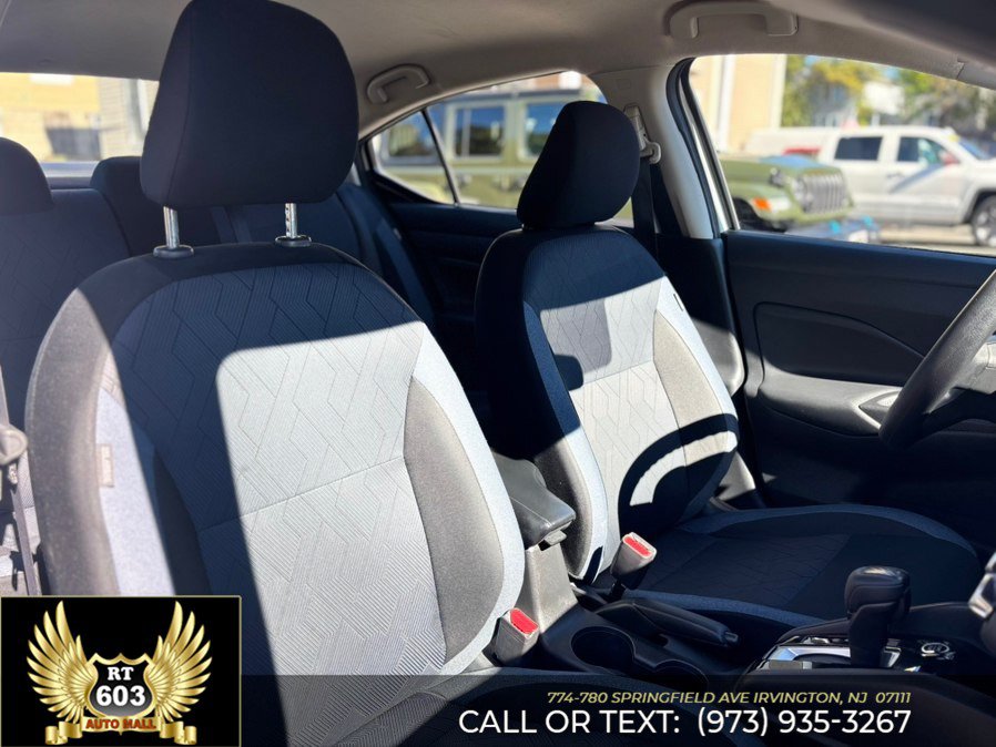 Used 2024 Nissan Versa SV FWD image 15