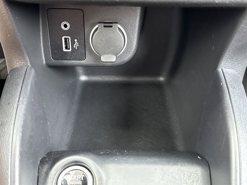 Used 2024 Nissan Kicks S image 24