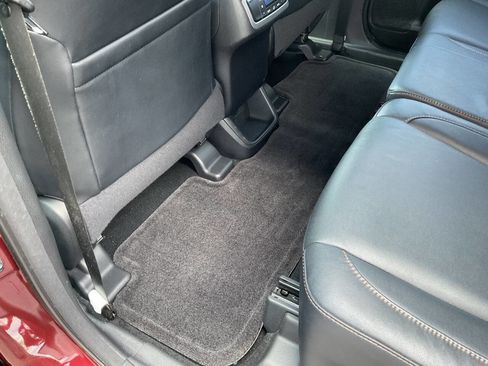 Used 2015 Toyota Highlander XLE AWD/4WD image 32