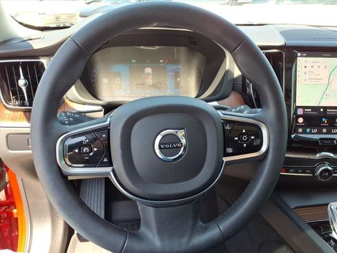 Certified 2024 Volvo XC60 B5 Ultimate w/ Climate Package AWD/4WD image 15